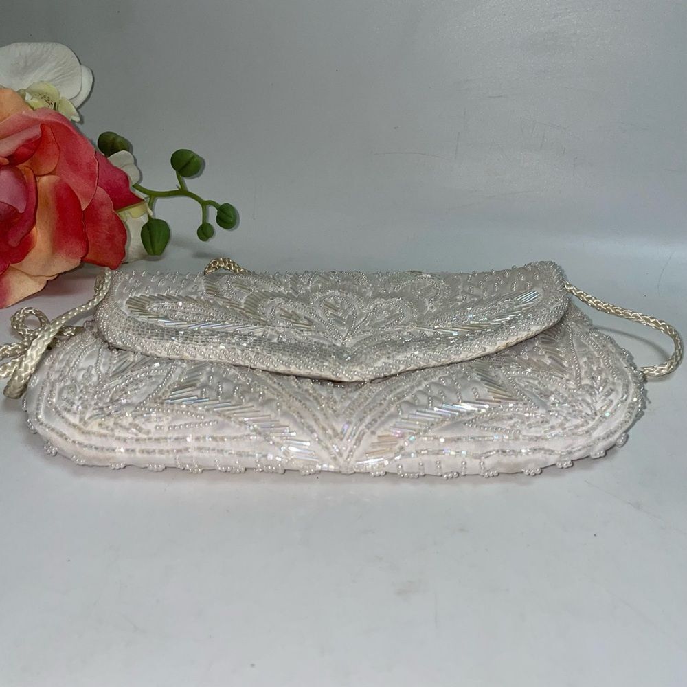 Elegant White Beaded Clutch - Picture 3 of 5